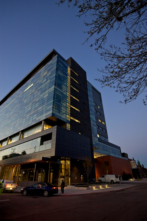Krembil Discovery Tower: Toronto, Ontario           (Photo: John Loper)
